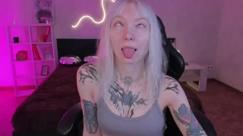 tattoo_artbaby online show from April 2026 12:46:02 AM