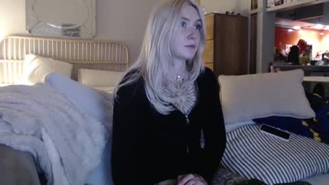 Snapshot of tattoobbgirl chatting on February 2025 08:27:02 PM tattoobbgirl online show from February 2025 08:27:02 PM