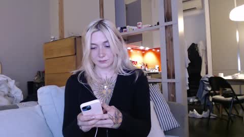 Snapshot of tattoobbgirl chatting on March 2025 07:43:02 PM tattoobbgirl online show from March 2025 07:43:02 PM