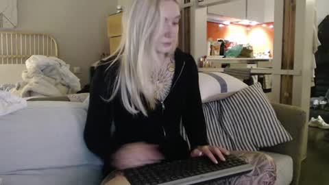 Snapshot of tattoobbgirl chatting on March 2025 10:49:02 PM tattoobbgirl online show from March 2025 10:49:02 PM