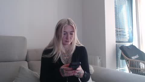 tattoobbgirl online show from October 2025 11:21:02 AM