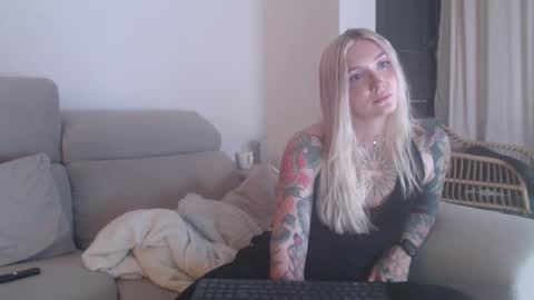 tattoobbgirl online show from November 2025 04:58:02 PM