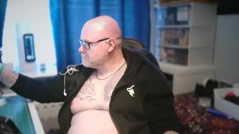 Tattooeddilf 01 online show from March 2026 06:18:02 PM