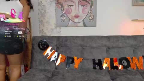 Taty Miller online show from October 2025 08:20:02 PM