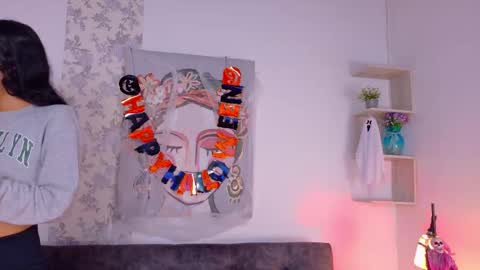 Taty Miller online show from November 2025 01:24:01 PM