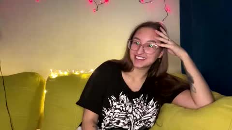 Mia online show from January 2026 05:07:01 PM