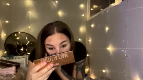 Mia online show from January 2026 03:50:01 PM