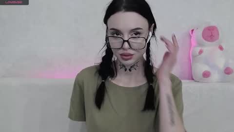 Snapshot of tayaavis chatting on October 2025 07:37:01 PM Taya online show from October 2025 07:37:01 PM