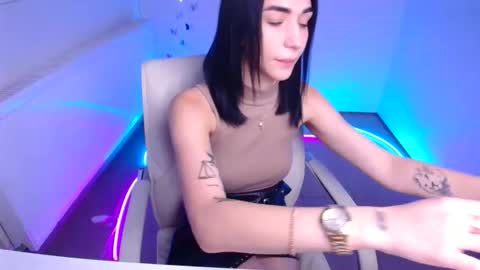 Snapshot of tayla_candy chatting on October 2025 12:37:01 PM Tayla online show from October 2025 12:37:01 PM