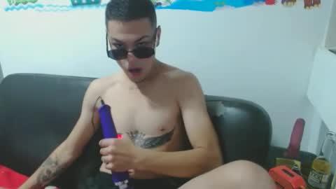 Snapshot of tayler_and_alina chatting on January 2025 03:15:01 PM MARCELO MILK online show from January 2025 03:15:01 PM
