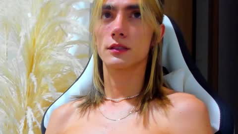 tayler_swift1 online show from October 2025 12:12:02 AM