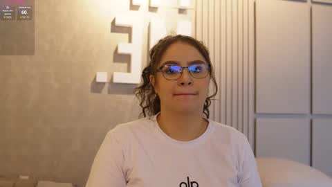 Teylor  Kim online show from September 2025 12:49:02 PM