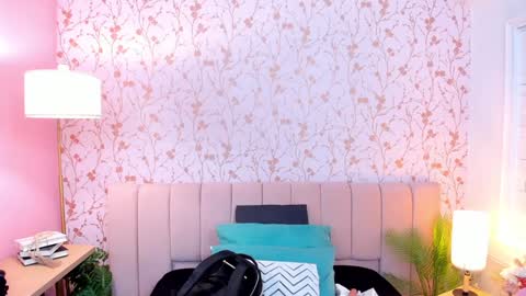 Taylor Bennet online show from January 2025 12:12:02 PM