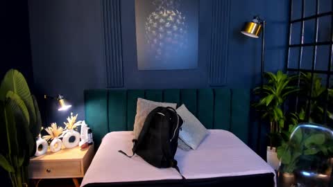 Taylor Bennet online show from February 2025 12:05:02 PM