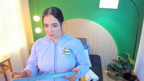 Taylor Bennet online show from September 2025 12:09:02 PM