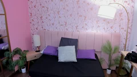 Taylor Bennet online show from October 2025 12:14:02 PM