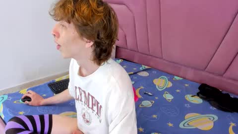 Snapshot of taylorleexx chatting on September 2025 07:37:01 PM taylorleexx online show from September 2025 07:37:01 PM
