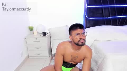 taylormaccurdy_ online show from November 2025 05:13:02 PM