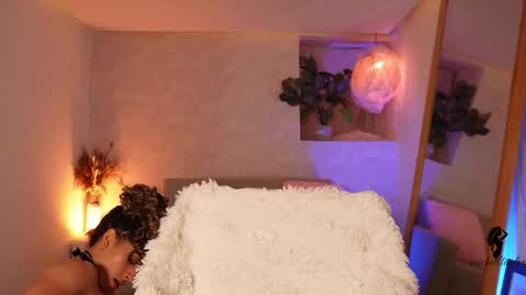 taylormichell online show from November 2025 09:59:01 PM