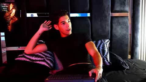 taylorsmiths_ online show from January 2026 03:54:01 AM