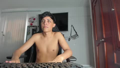 taylorsorf online show from December 2024 09:28:01 PM