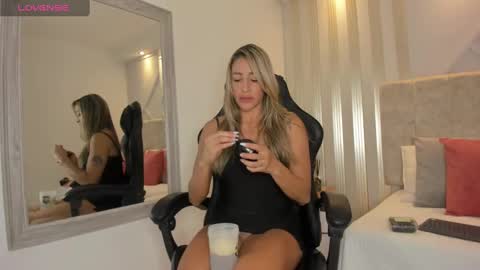 Snapshot of tayra_pradit chatting on December 2024 11:17:02 PM tayra online show from December 2024 11:17:02 PM