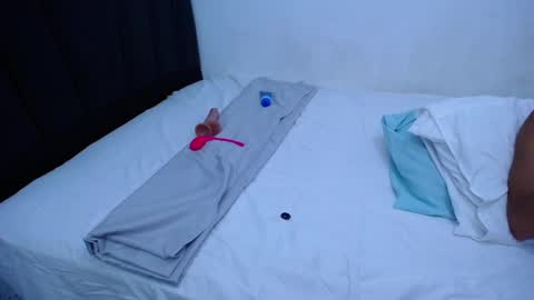 Tayron online show from February 2025 04:21:01 PM