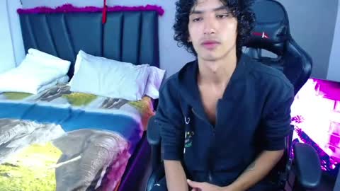 Tayron online show from May 2026 06:36:02 PM