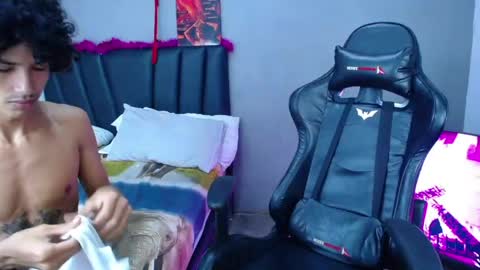Tayron online show from May 2026 01:30:02 PM