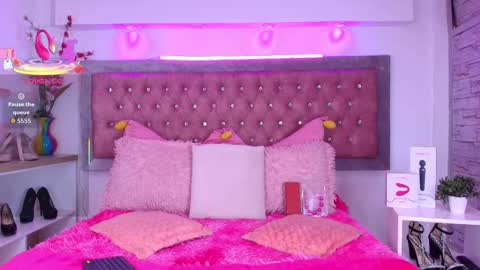 Sofia online show from September 2025 12:48:01 PM