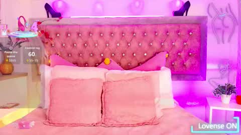 Sofia online show from November 2025 12:48:02 PM