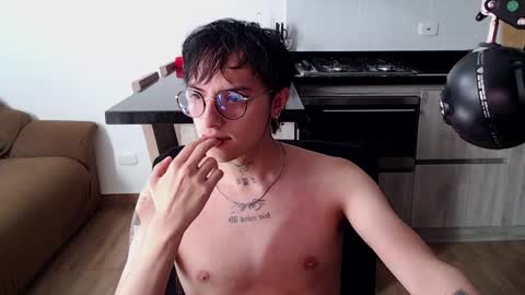 Snapshot of te0__0 chatting on April 2026 01:50:02 PM Teo independent model online show from April 2026 01:50:02 PM