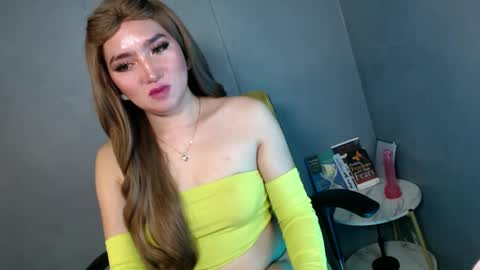 ellaine online show from February 2025 01:23:02 AM