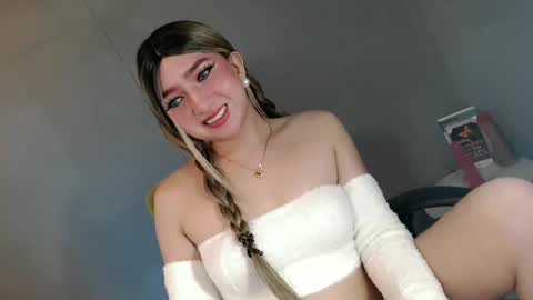 ellaine online show from March 2025 01:05:01 AM