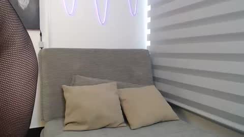 DYNAMITE DUO69 online show from October 2025 02:48:01 PM