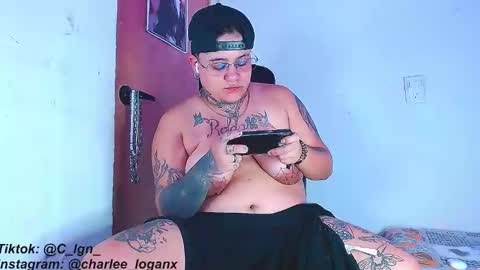 Charlee He online show from February 2025 04:22:01 AM