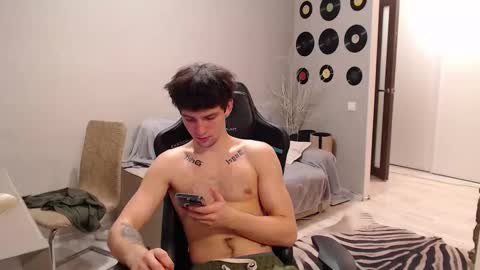 Snapshot of teddy_mode chatting on November 2025 05:23:02 PM Teddy online show from November 2025 05:23:02 PM