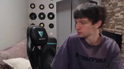 Teddy online show from November 2025 01:48:02 AM