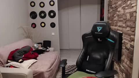 Teddy online show from November 2025 03:31:02 AM