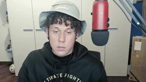 Snapshot of tedhmicro25 chatting on February 2025 04:50:02 PM tedhmicro25 online show from February 2025 04:50:02 PM