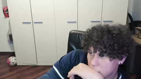 Snapshot of tedhmicro25 chatting on October 2025 07:32:01 PM tedhmicro25 online show from October 2025 07:32:01 PM