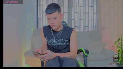 Snapshot of teeenagefeverr chatting on October 2025 07:13:02 PM teeenagefeverr online show from October 2025 07:13:02 PM