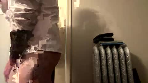 Twizzler online show from September 2025 03:10:01 AM