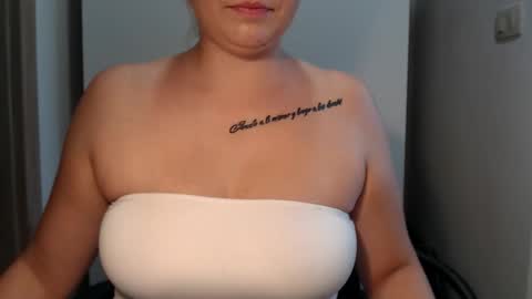 Teeyara  online show from September 2025 11:35:02 AM