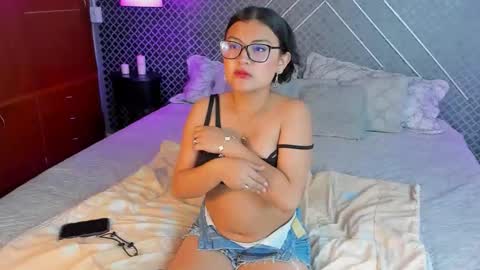 Snapshot of teffa_bloom chatting on November 2025 04:17:01 PM Teffa online show from November 2025 04:17:01 PM