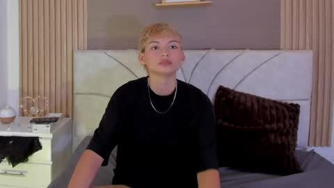 Estefani online show from April 2026 04:08:01 PM