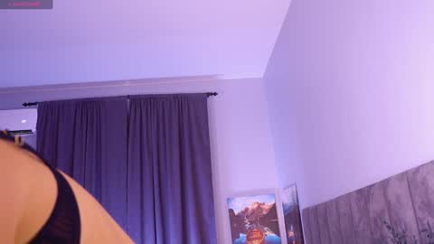 Snapshot of telladreamer_ chatting on December 2024 01:11:02 PM Tella online show from December 2024 01:11:02 PM