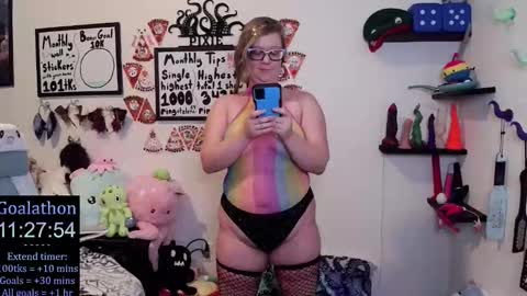 Pixie and Tentacle Overlord online show from November 2025 11:15:01 PM