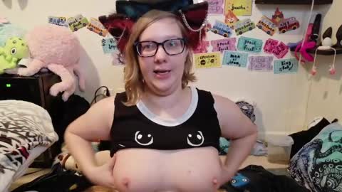 Snapshot of ten_tickle_pixie chatting on May 2026 01:56:01 AM Pixie and Tentacle Overlord online show from May 2026 01:56:01 AM