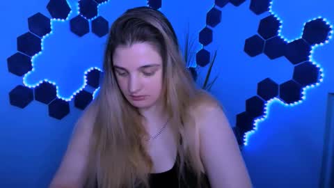 Snapshot of tender_louise chatting on February 2026 09:14:02 PM ur Louise online show from February 2026 09:14:02 PM